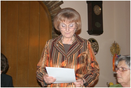 Helga Aue, 2. Vorsitzende eröffnet die Versammlung