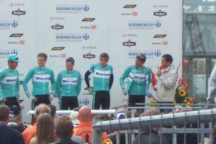 Team Bianchi beim Radrennen Rund um die Nürnberger Altstadt 2003